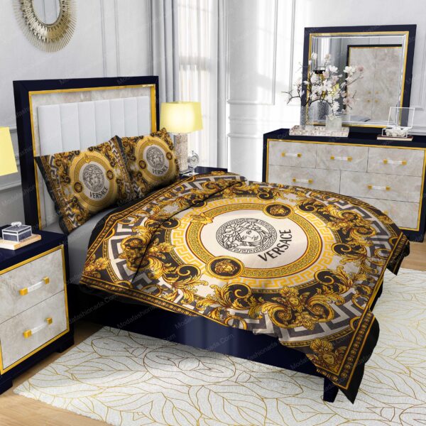 Luxurious Versace Logo Intricate Gold And Black Baroque Patterns Bedding Sets - Image 3