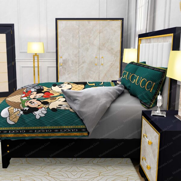 Mickey Mouse And Minnie Mouse Blackish Green Gucci Bedding Sets - Image 4