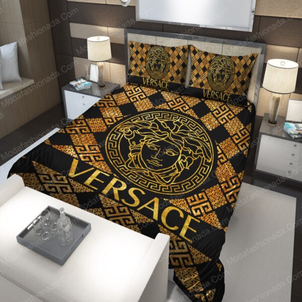 Versace Logo Yellow Pattern Bedding Sets - Image 2