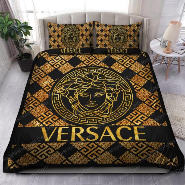 Versace Logo Yellow Pattern Bedding Sets - Image 4