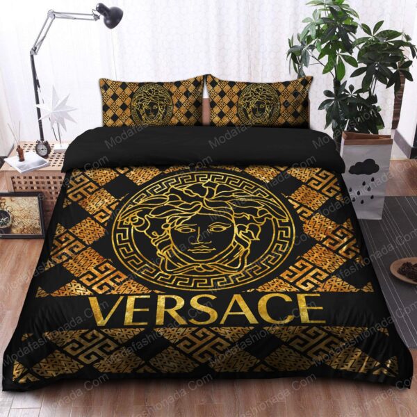 Versace Logo Yellow Pattern Bedding Sets - Image 6