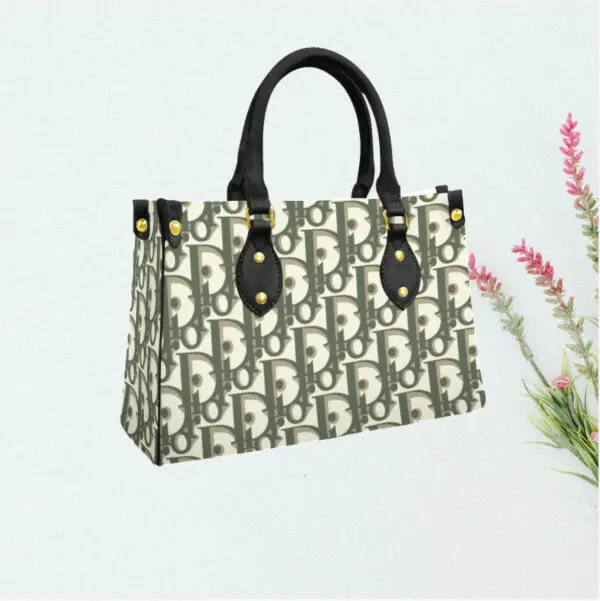 Limited Edition Christian DIOR LEATHER HANDBAG KIN-F76B-ML425